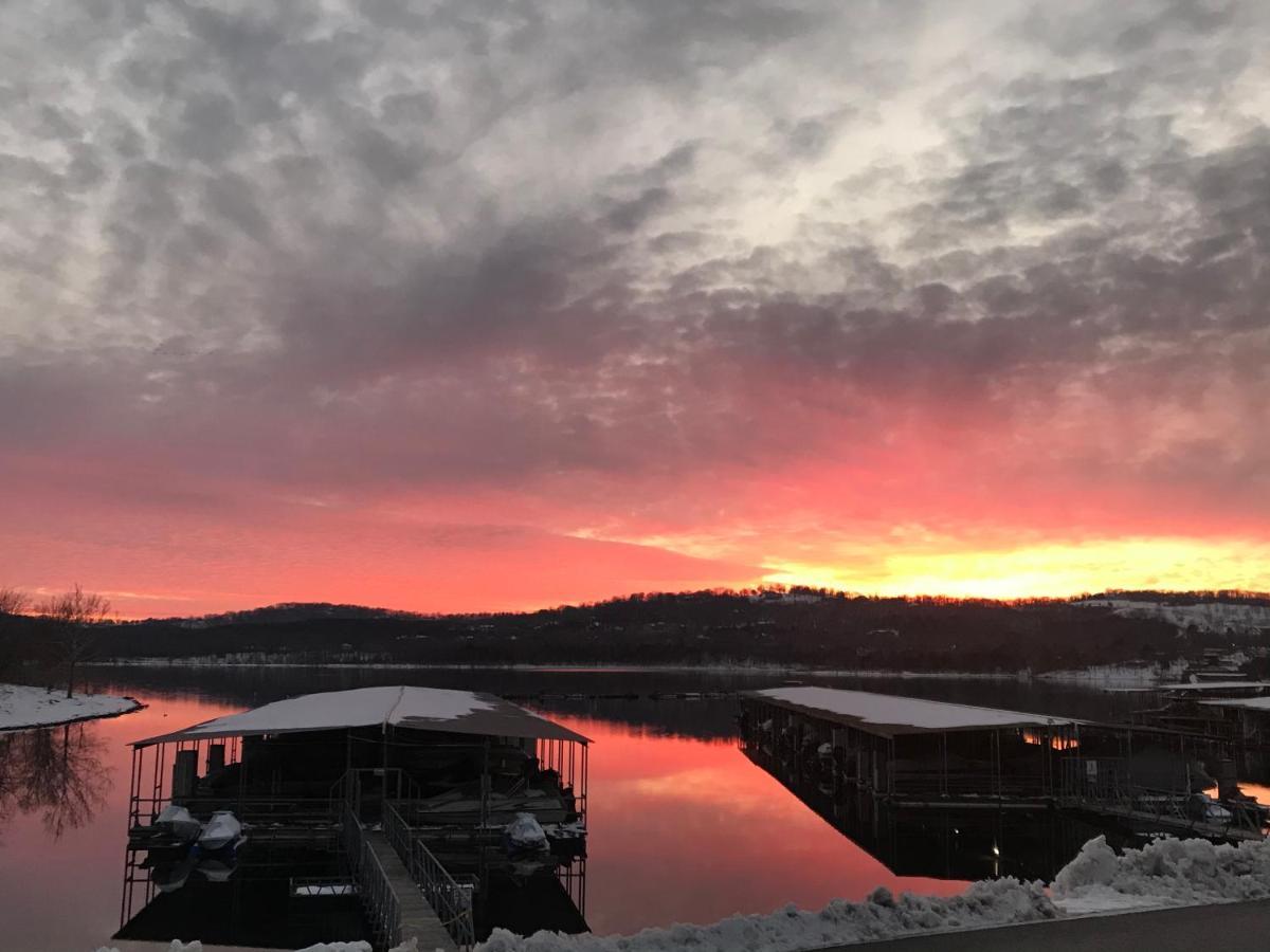 Lakefront And Lake View Indian Point Condo With Boat Slip 브랜슨 외부 사진