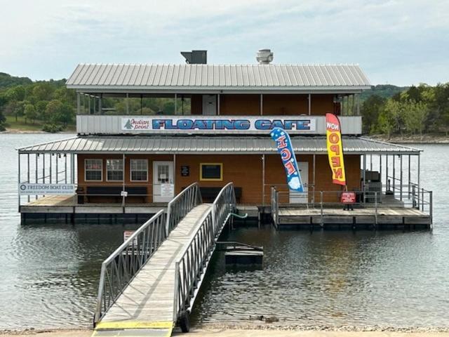 Lakefront And Lake View Indian Point Condo With Boat Slip 브랜슨 외부 사진