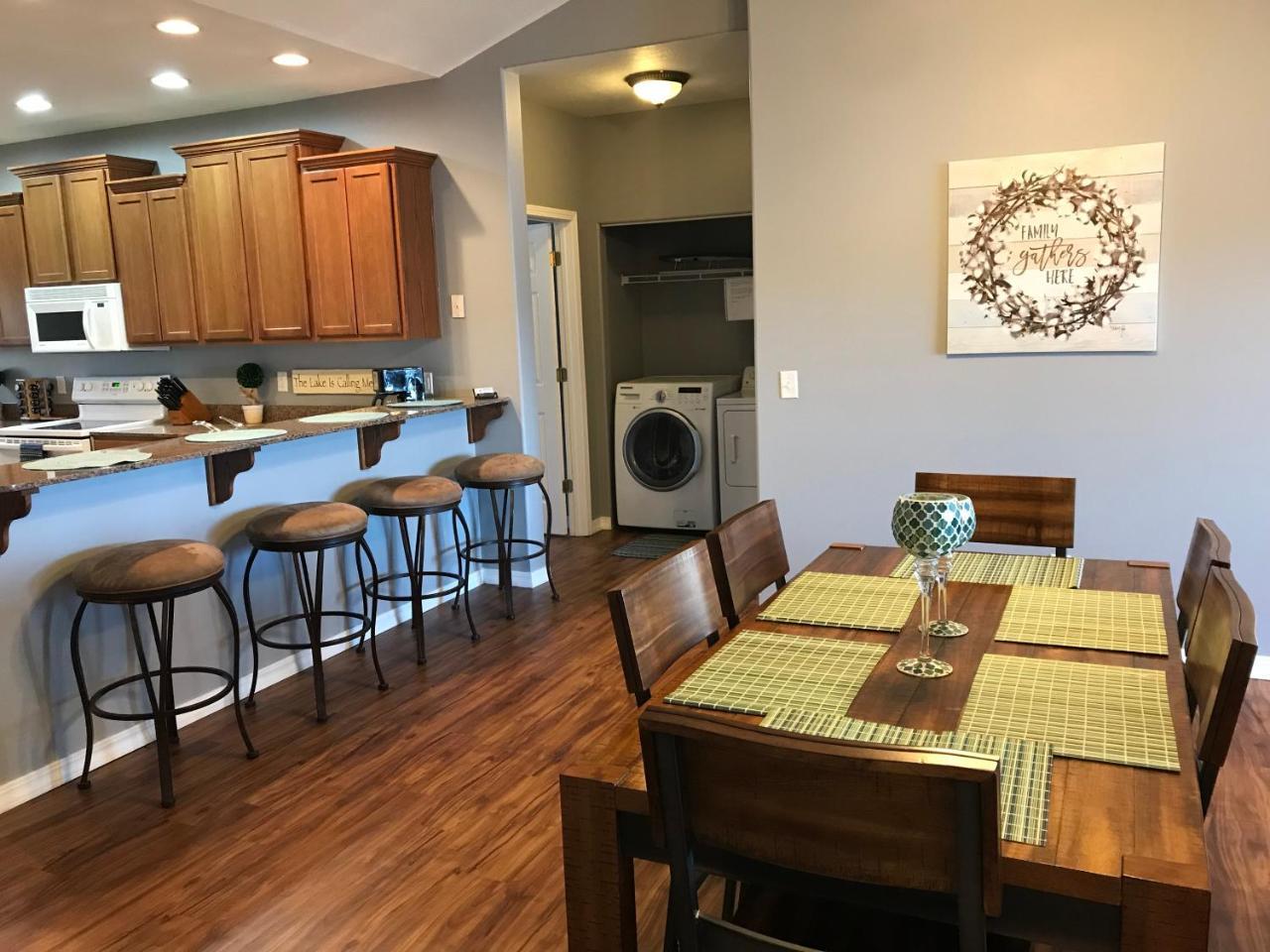 Lakefront And Lake View Indian Point Condo With Boat Slip 브랜슨 외부 사진